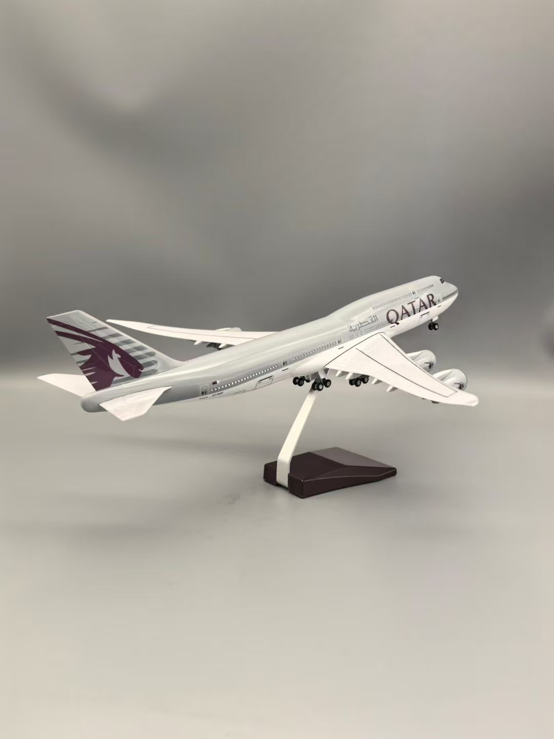 Модель самолета в масштабе 1:1 – обзор и цена Home Decor Qatar