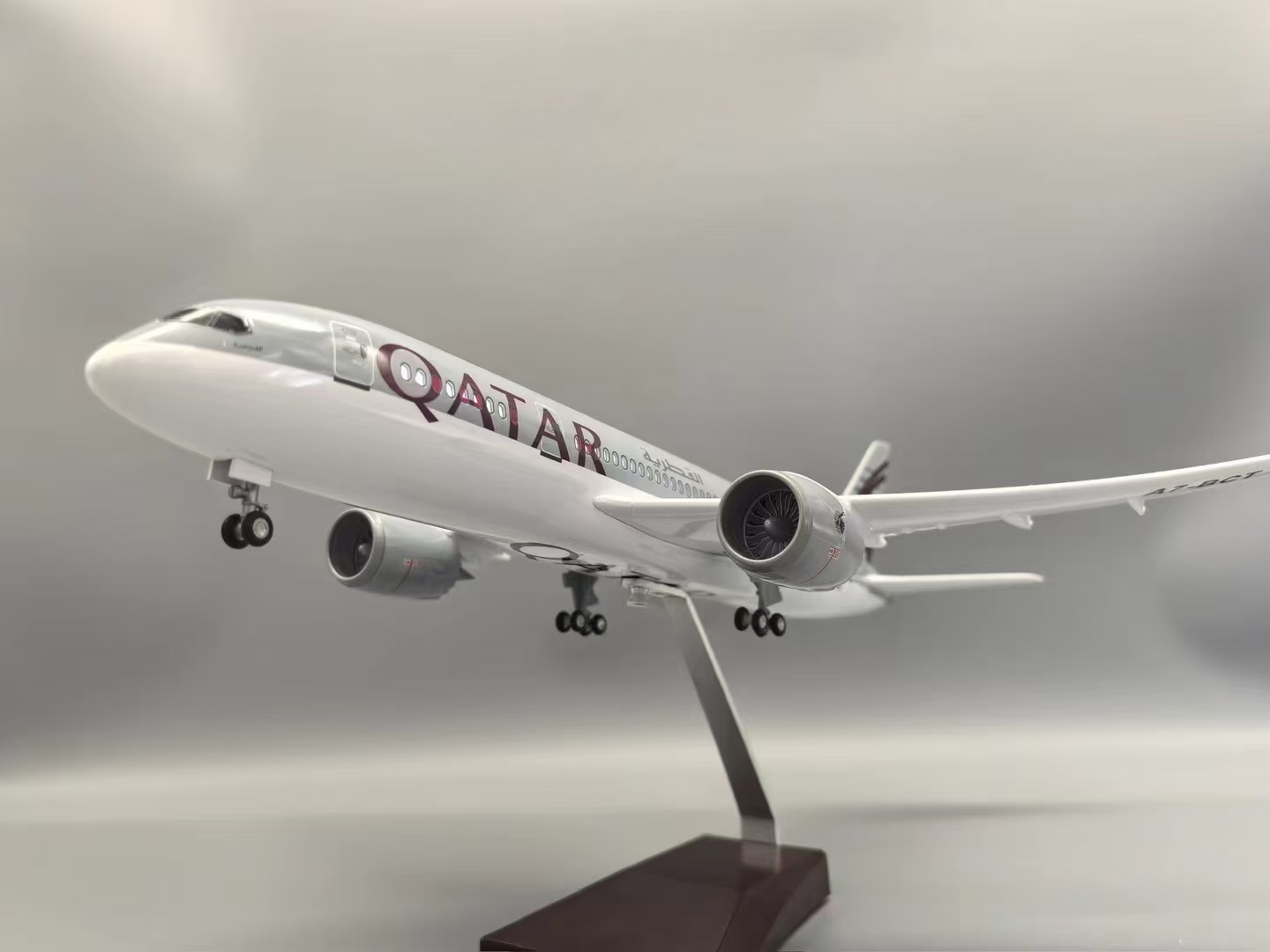 Модель самолета Qatar B787 из  – обзор и цена Home Decor Qatar