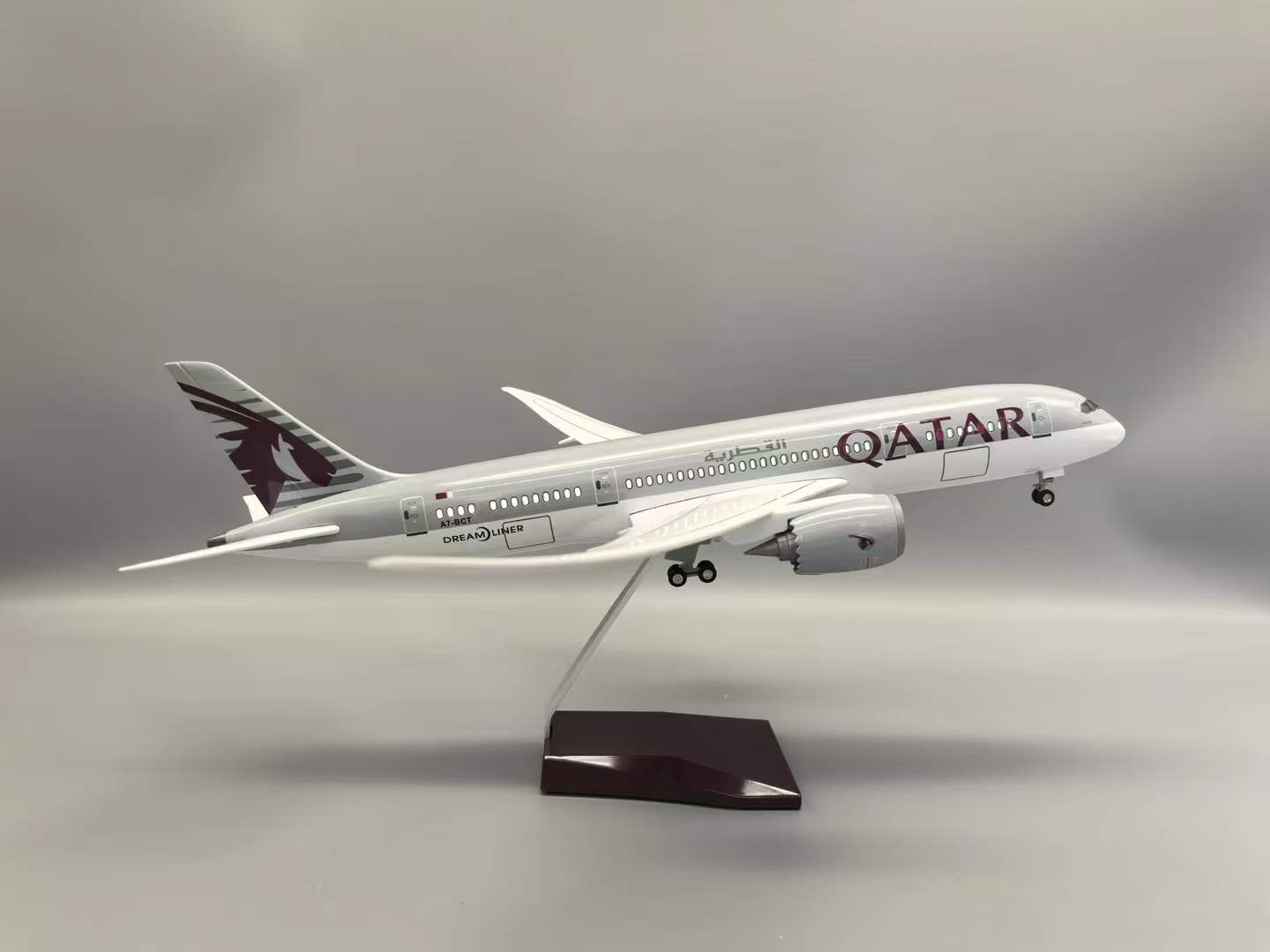 Модель самолета Qatar B787 из  – обзор и цена Home Decor Qatar